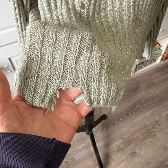 Pol Knit Scoop Neck Distressed Raw Hem Pullover Sweater Green Size Large - Picture 3 of 10